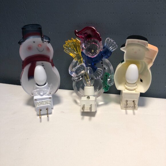 Three Night Light Christmas Snowman - Picture 3 of 6